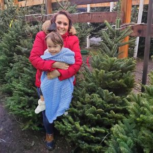 Whitney Stohr Family Traditions Tree Hunting 1